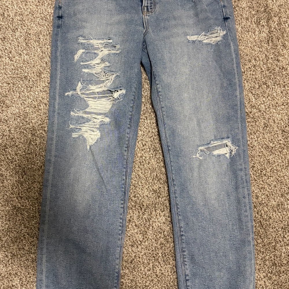 American Eagle straight leg ripped mom jeans